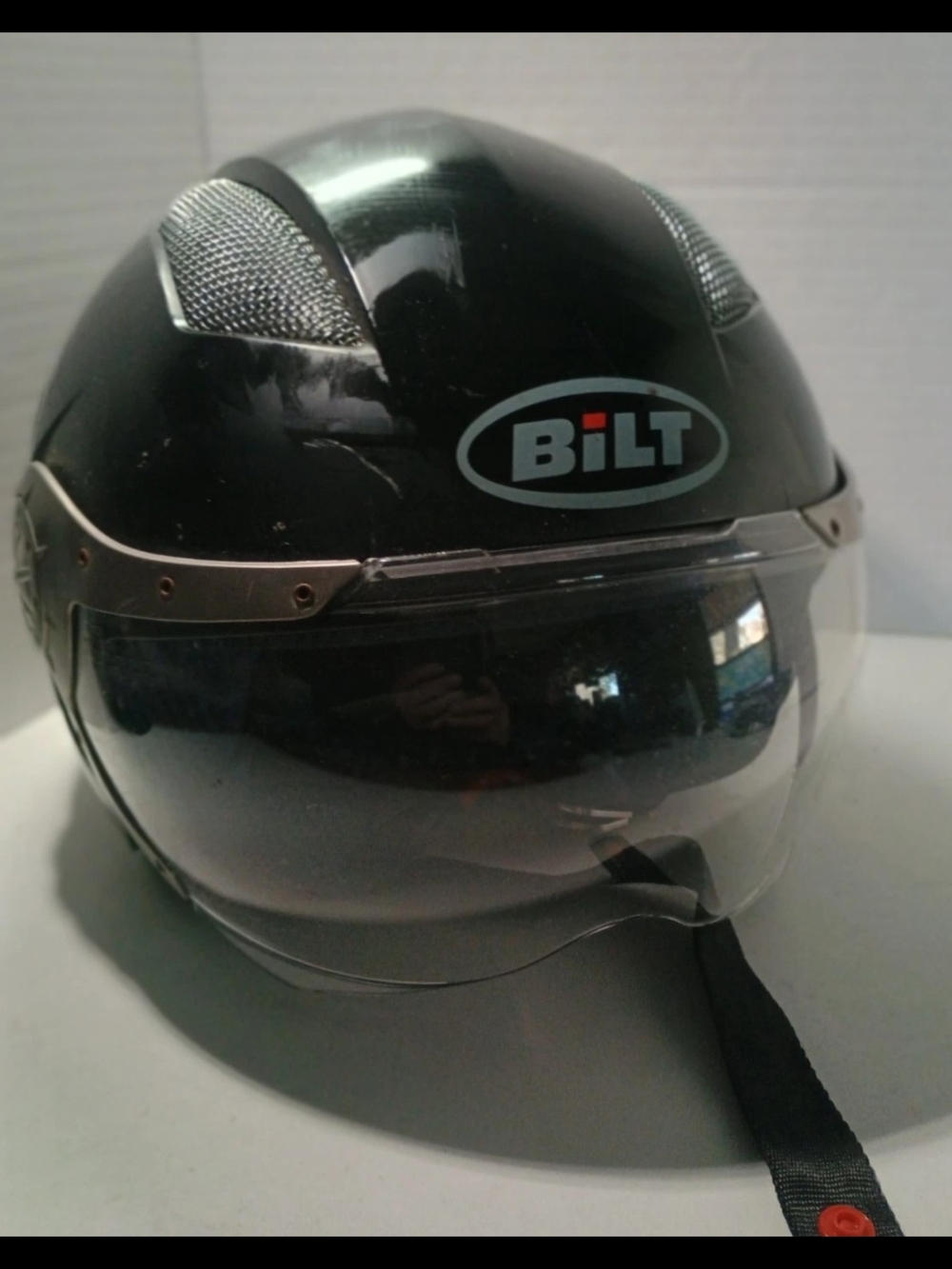 BILT Motorcycle Helmet DOT ECE/22-05 Size Medium Black Roadster w/sun visor